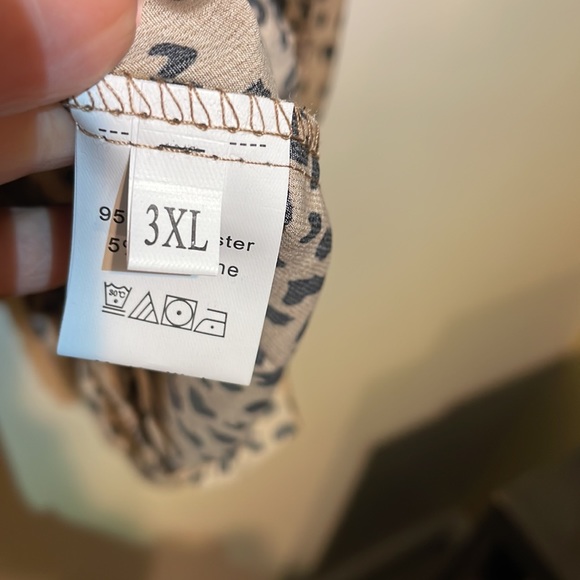 Cheetah Print Long Sleeve Tunic NWOT - Picture 7 of 8